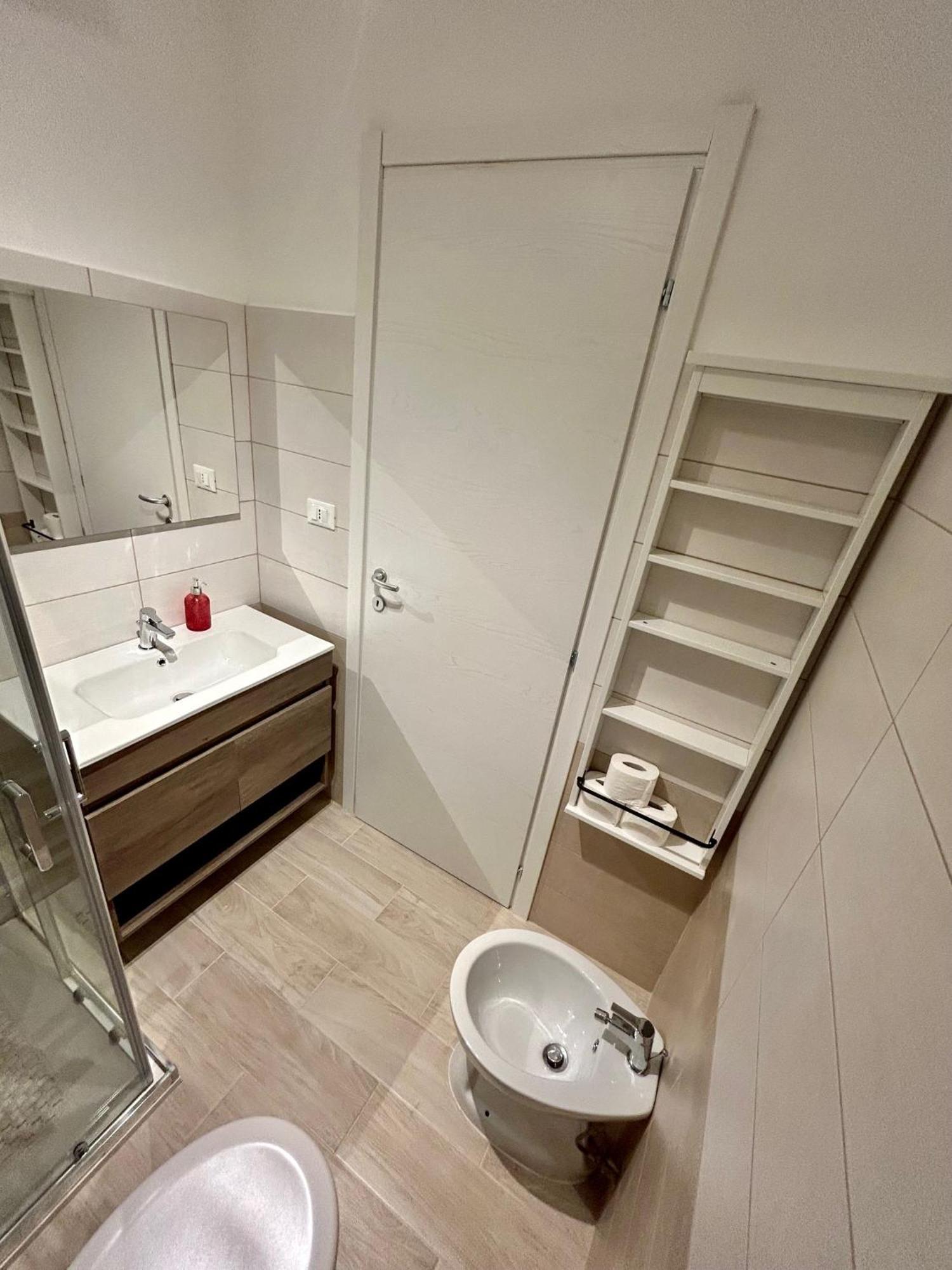 Residence Zar 6 Триест Екстериор снимка